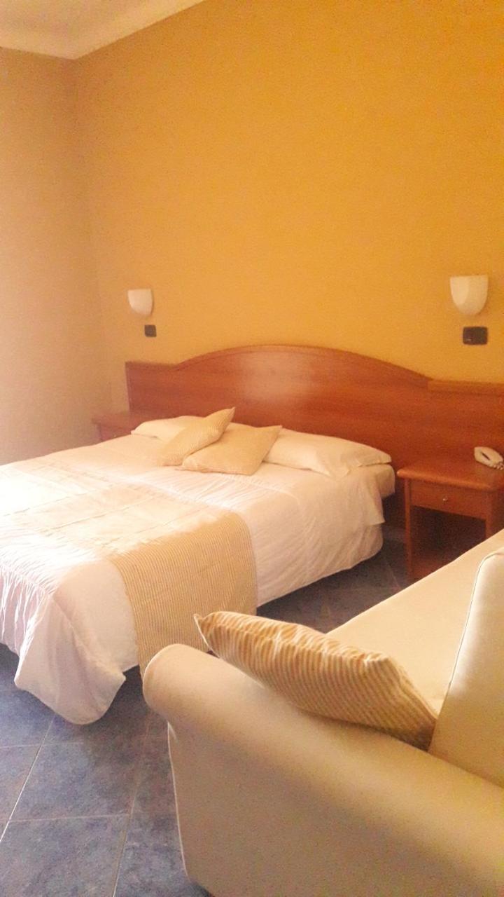 Hotel Beaurivage 西尼加利亚 外观 照片